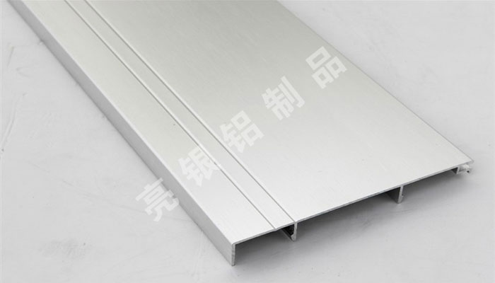 铝合金踢脚线
